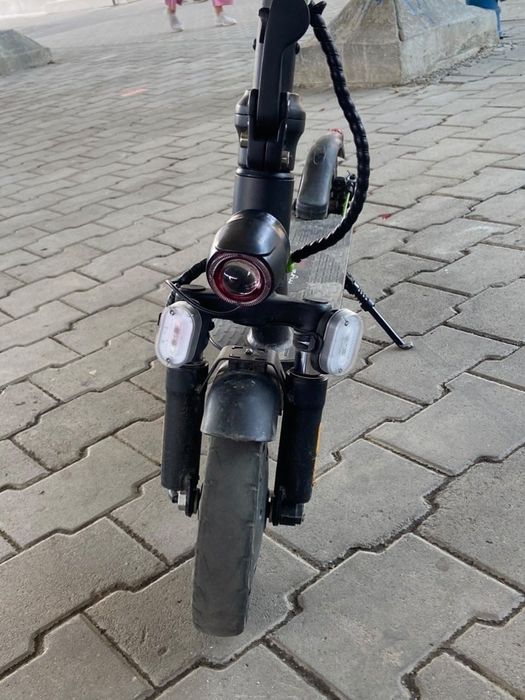 Vând trotineta...
