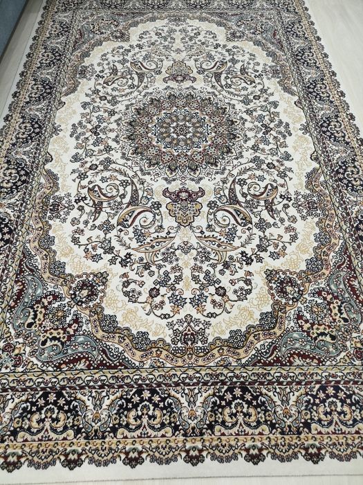 Продам ковер в хорошем состоянии