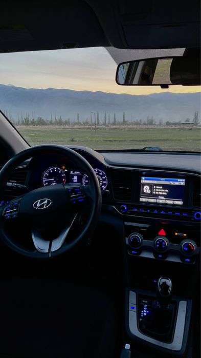 Hyundai Elantra 2019