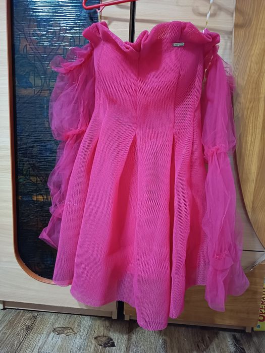 Vând Rochie Elsa damă – purtată o singură dată – 159 lei