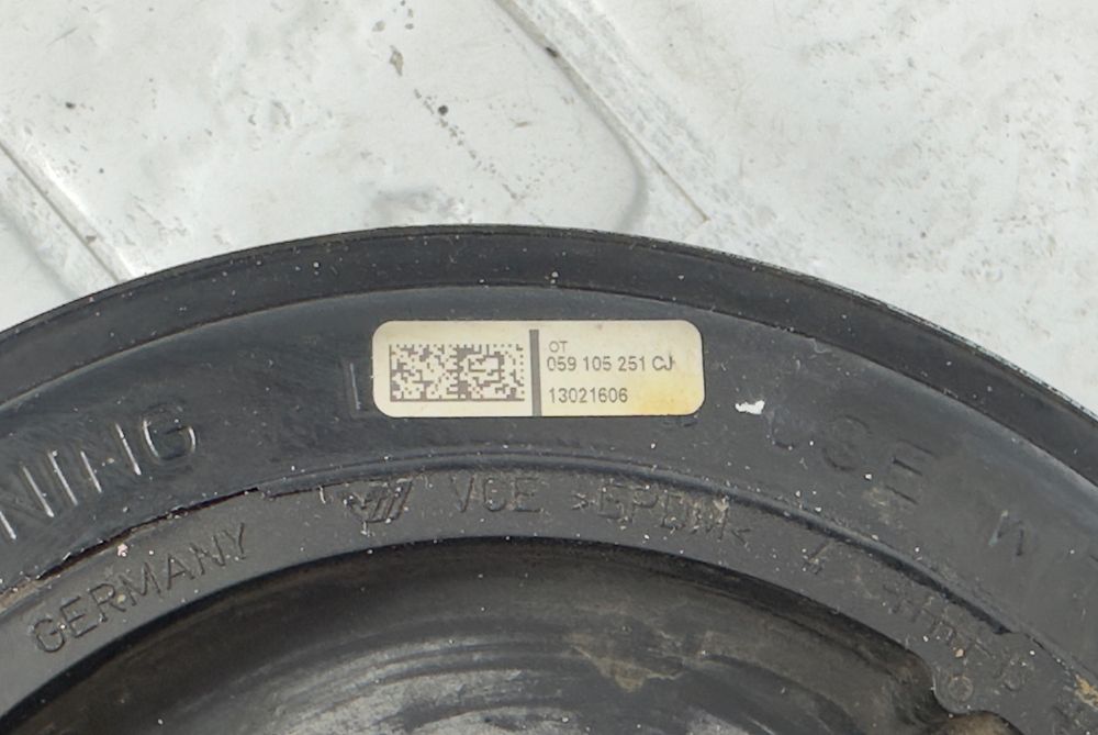 Демпферна шайба AUDI 3.0TDI CRT 059105251CJ