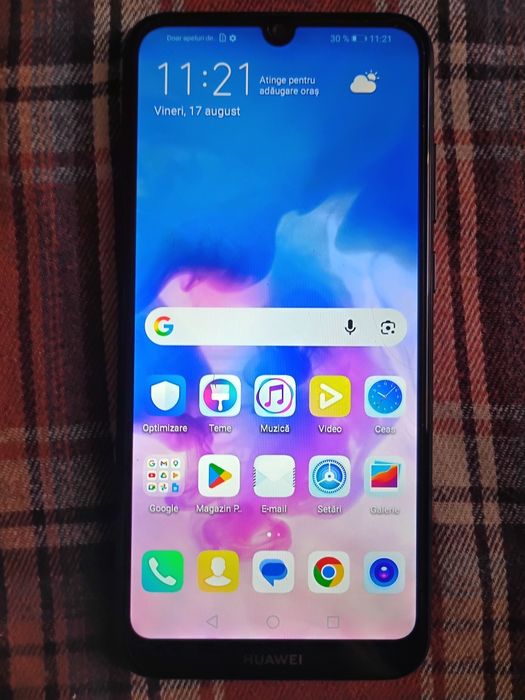 Telefon Huawei Y6 2019 cu folie pe ecran și spate