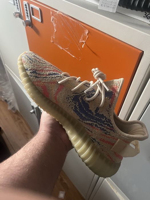 Yeezy 350(marimi 42 2/3)