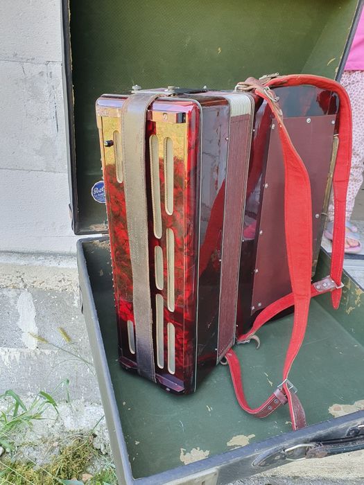 Vând Acordeon Italian 120 Bași