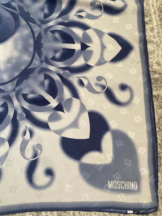 Moschino дамски шал естествена коприна