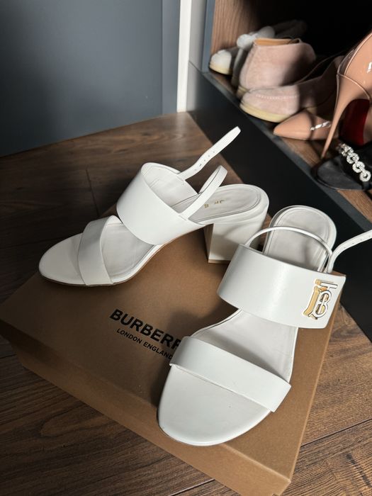 Обувки на ток Burberry