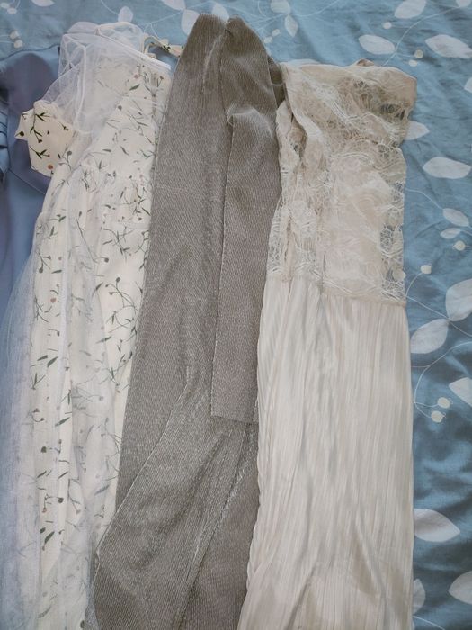 Продам платья по 3000