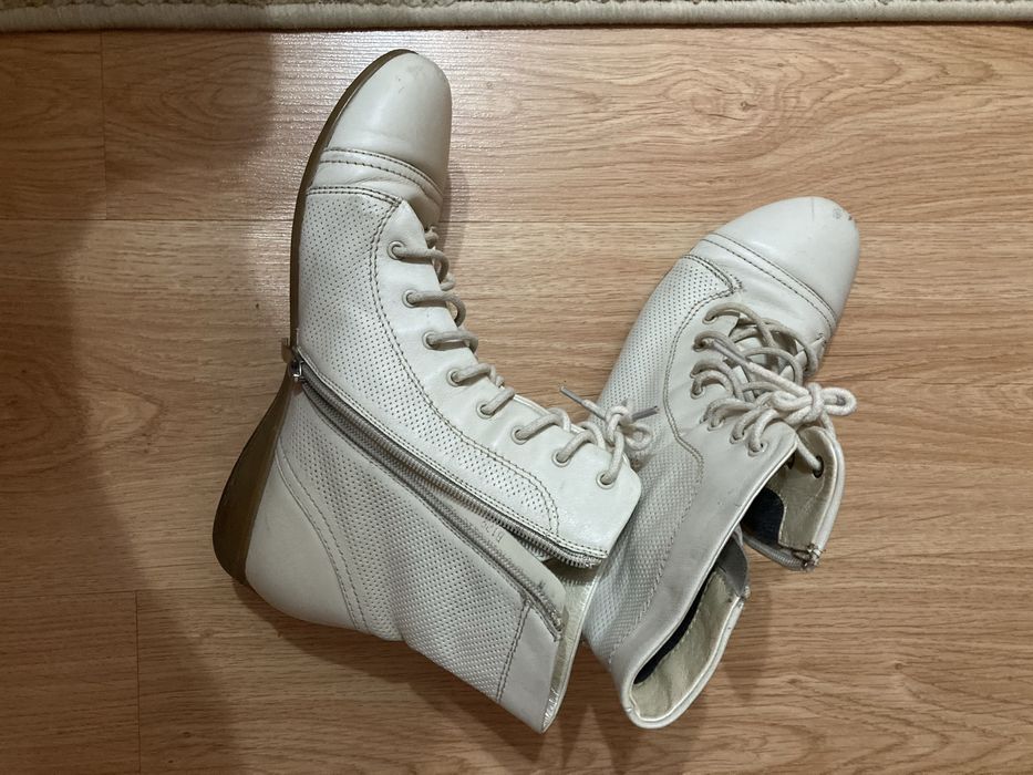 Ботинки осенние …