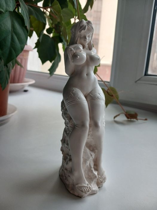 Интерьерная фигурка  , сувенир , для интерьера.