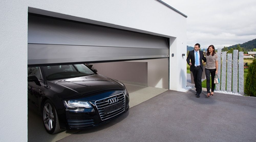 Usa de garaj secționala