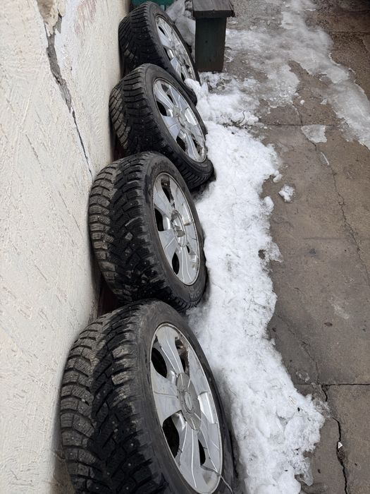 Продам резину шиповка toyo