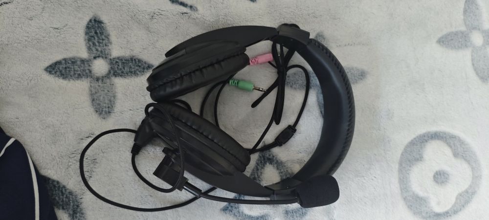 Распродажа наушников