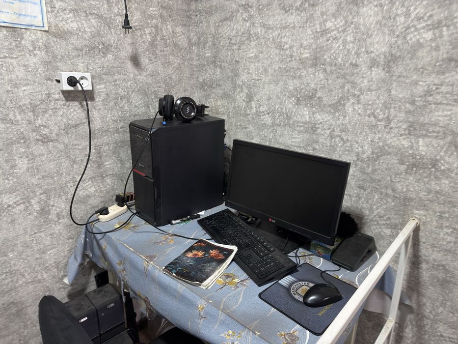 21 ta kampyuter mebili bilan