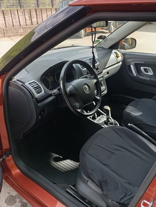 Vând Skoda Fabia
