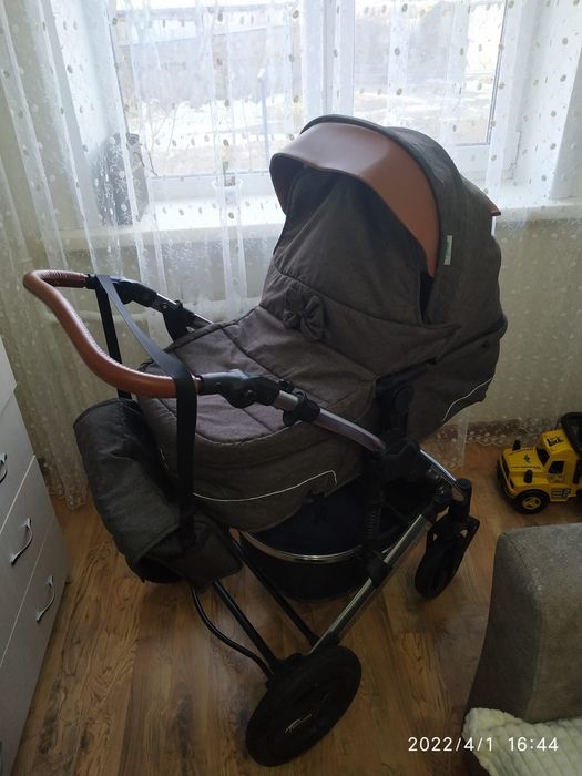 Продам детскую коляску