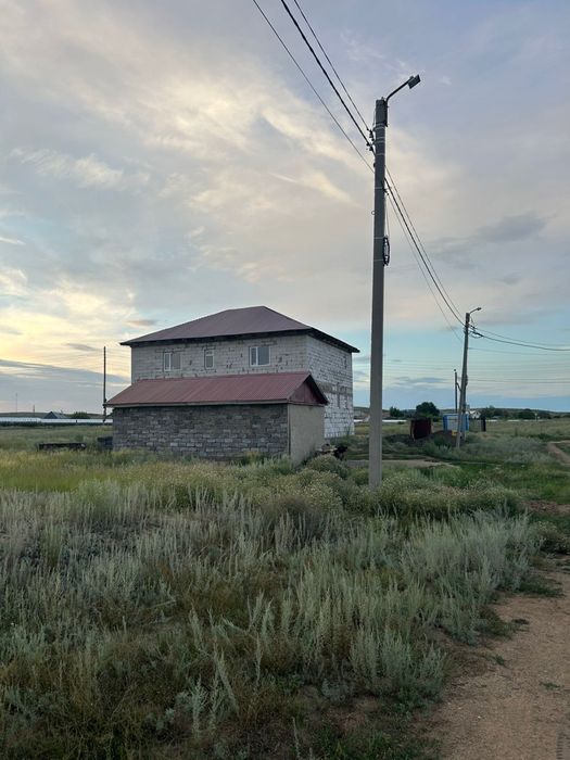 Продается не достроенный коттедж