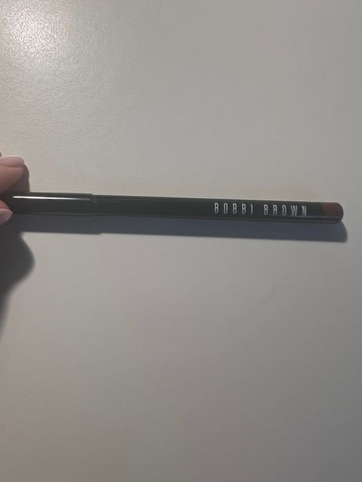 Creion de buze Bobbi Brown