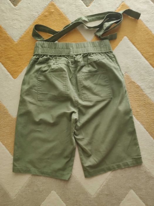 Pantaloni scurti (bermude) din in Bonprix 36 - oliv