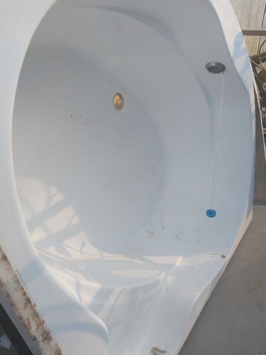 Ванна угловая б/у