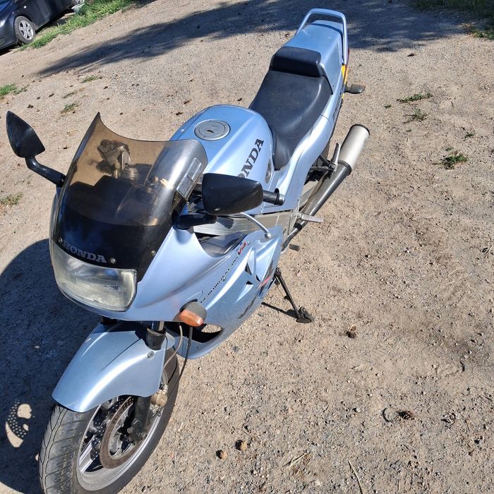 Honda VFR 750 F.