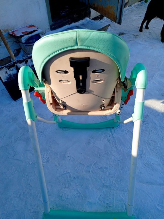 Продам  стульчик для кормления