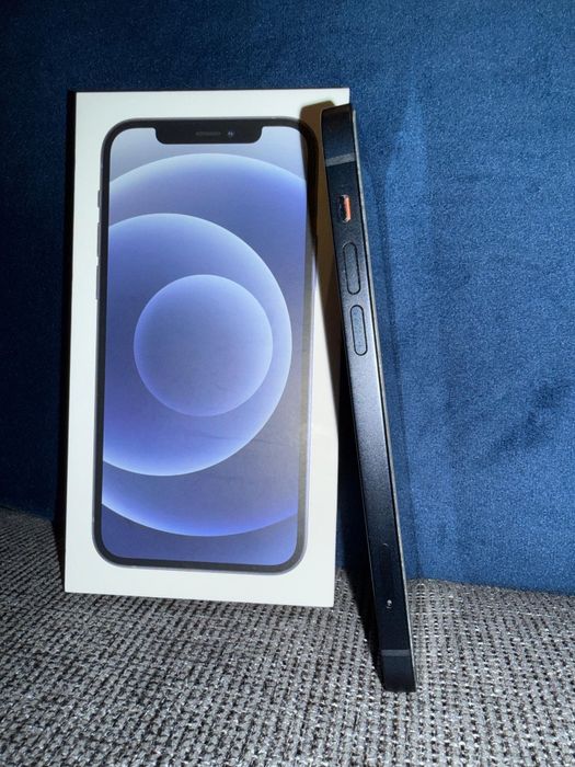 Vând iPhone 12 Black + Încărcător original și huse
