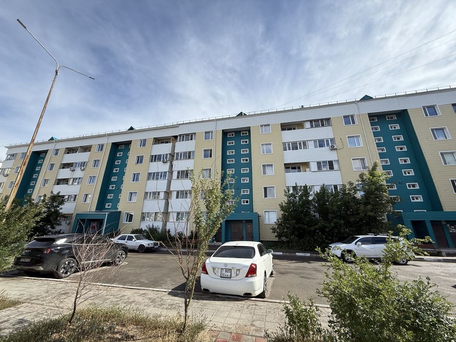 В новостройке  продается 1 комнатная квартирв ул.Абая 5/5 на 4 этаже