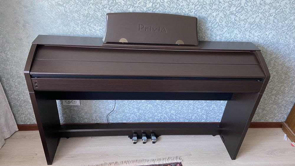 Продам электронное пианино Casio Privia PX-750