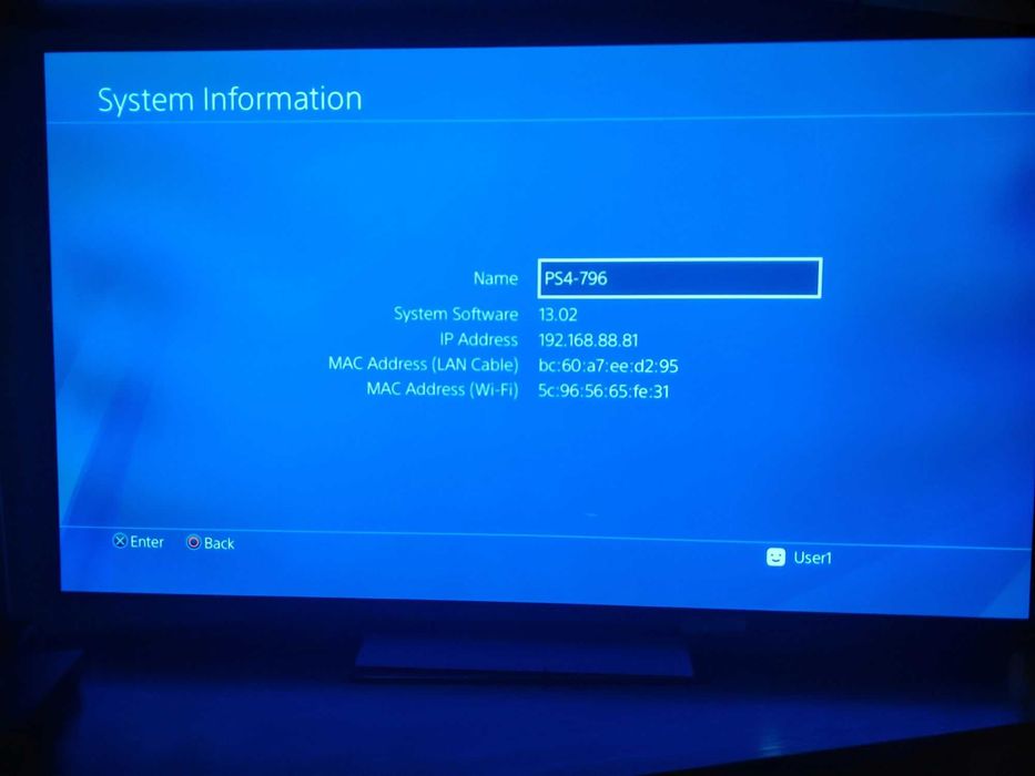 PS4 SLIM конзола 1 TB + 4 оригинални игри