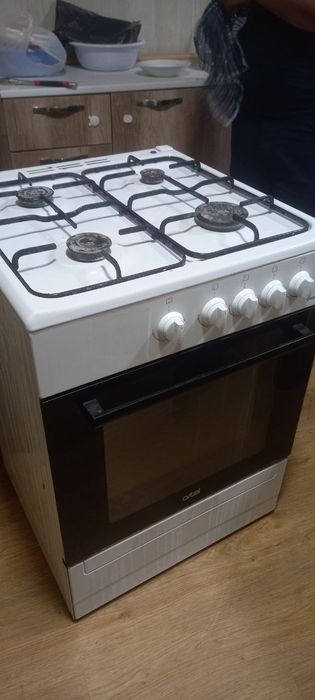 Срочно продаётся газ плита Артел