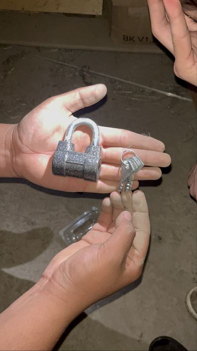Продам замки качество хорошее