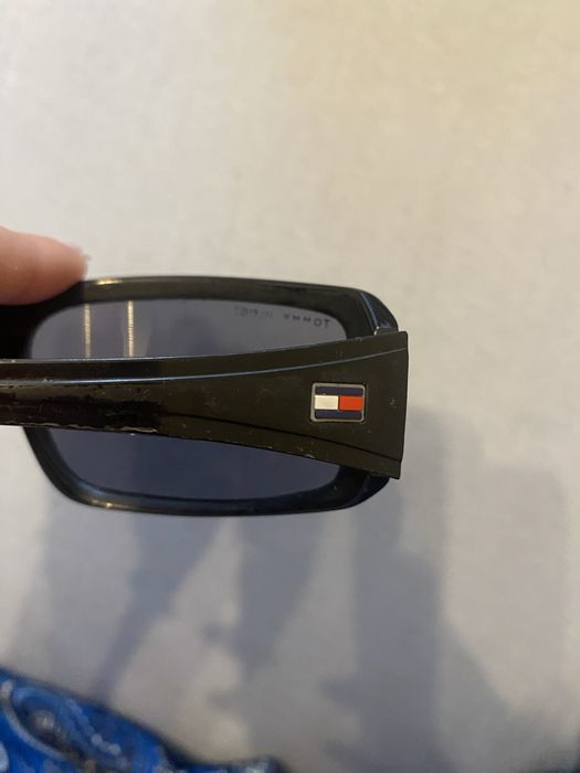 Tommy Hilfiger очила
