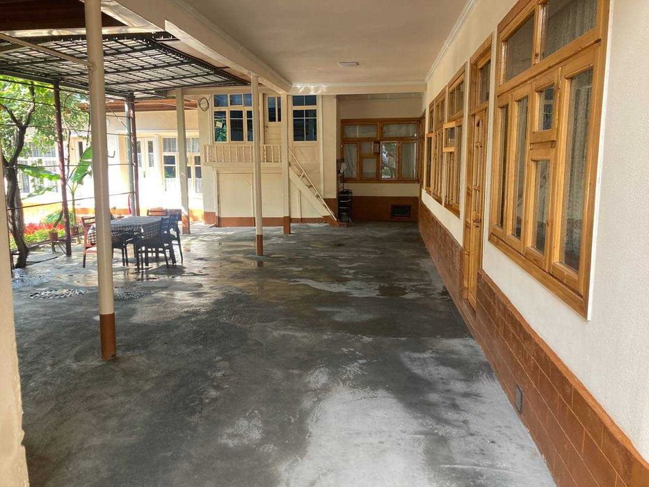 Yashash uchun tayuor 5.7 sotuk honadon sotiladi  Toshkent sh. Uchtepa