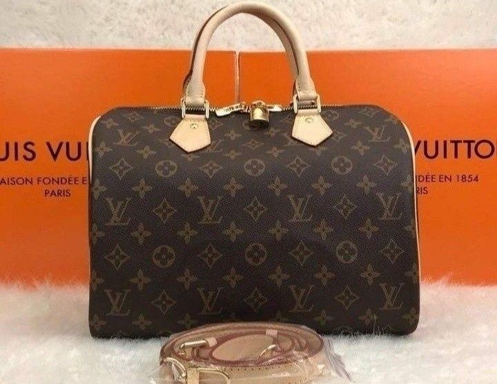 Set dama compus din geanta+portofel+esarfa/saculet, etichetă