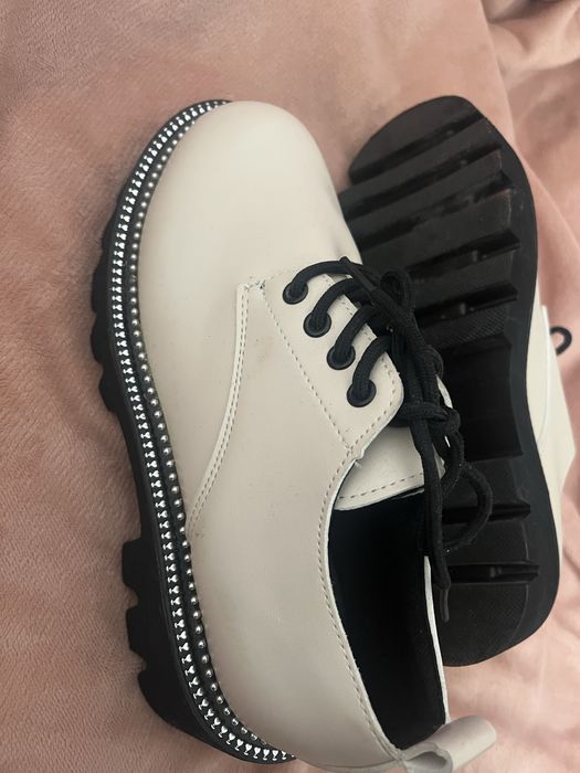 Продается обувь 37 размер