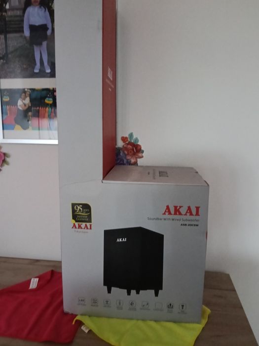Vând soundbar Akai