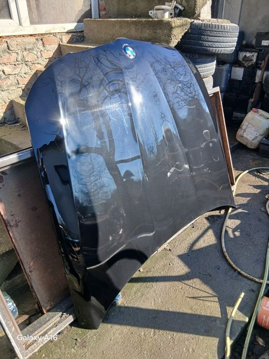 Vând capota BMW e90 2011 facelift originala și caseta direcție golf 5