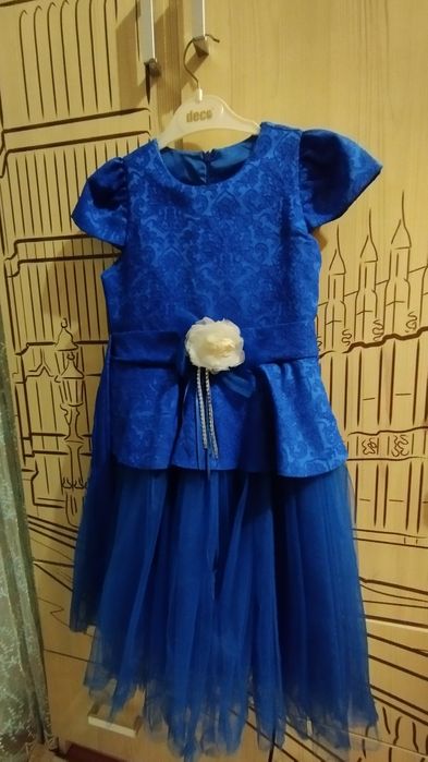 Продаю платье 7-8 лет