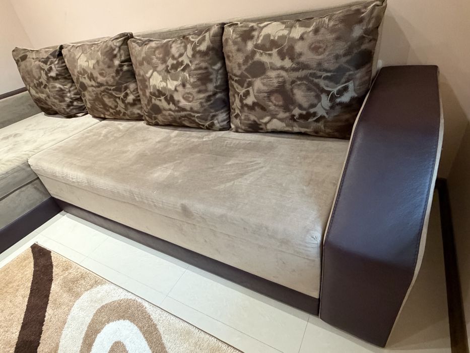 Ъглов диван за хол