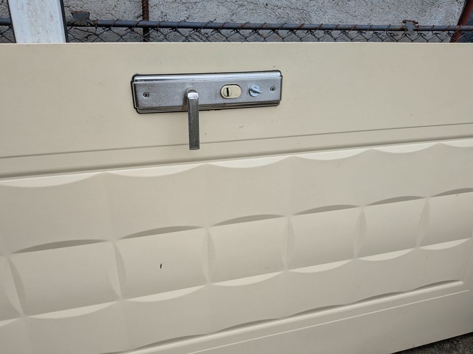 Метална врата без каса