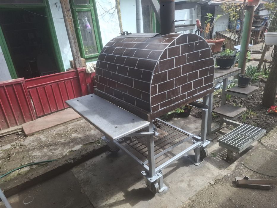 Vand cuptor pt pizza cu gratar si masa incorporate