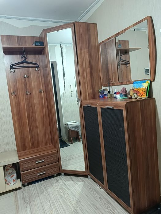 Прихожая продаётся