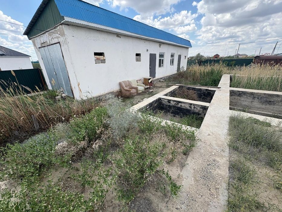 Участок с времянкой мкр. Байтерек