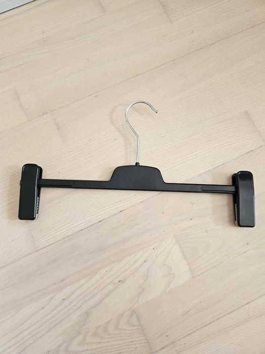Umerase clips pentru pantaloni!