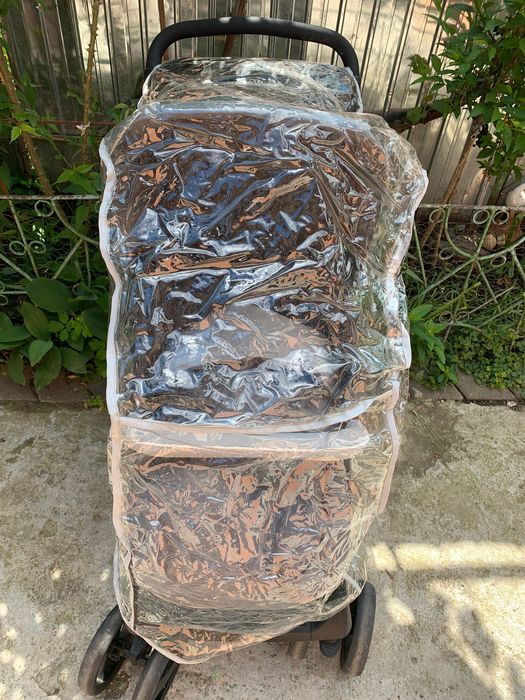 Vând cărucior Hauck Rapid 4R Plus (model sport)