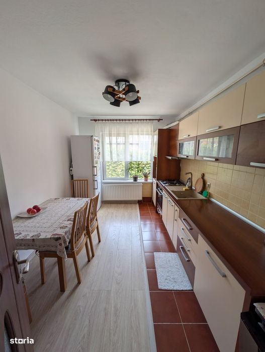 Apartamant, 3 camere, 2 bai, terasa