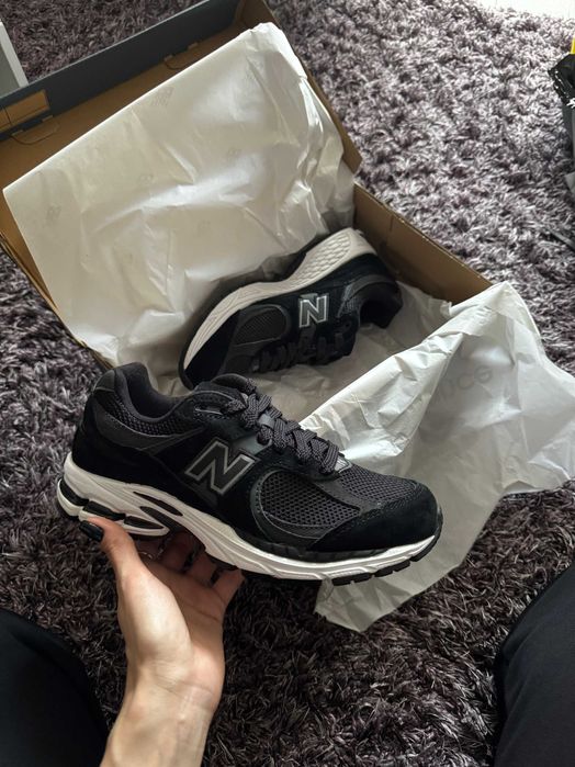 New Balance 2002R
