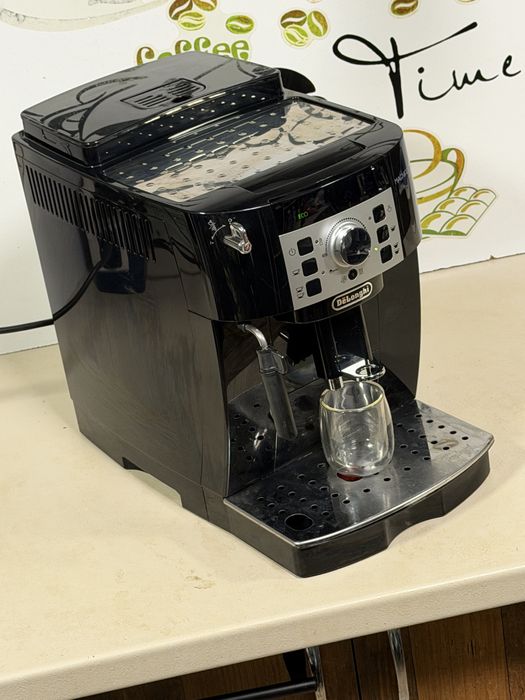 Кафемашина кафе автомат delonghi magnifica S с гаранция