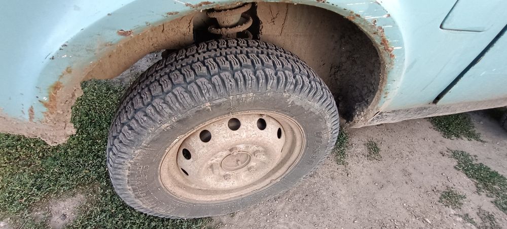 Нива торг есть у капота