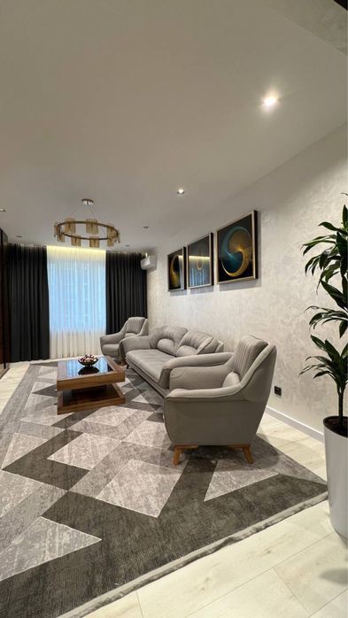 ЖК Parisien Мукумий Мост! Сдаётся новая 3х комнатная!